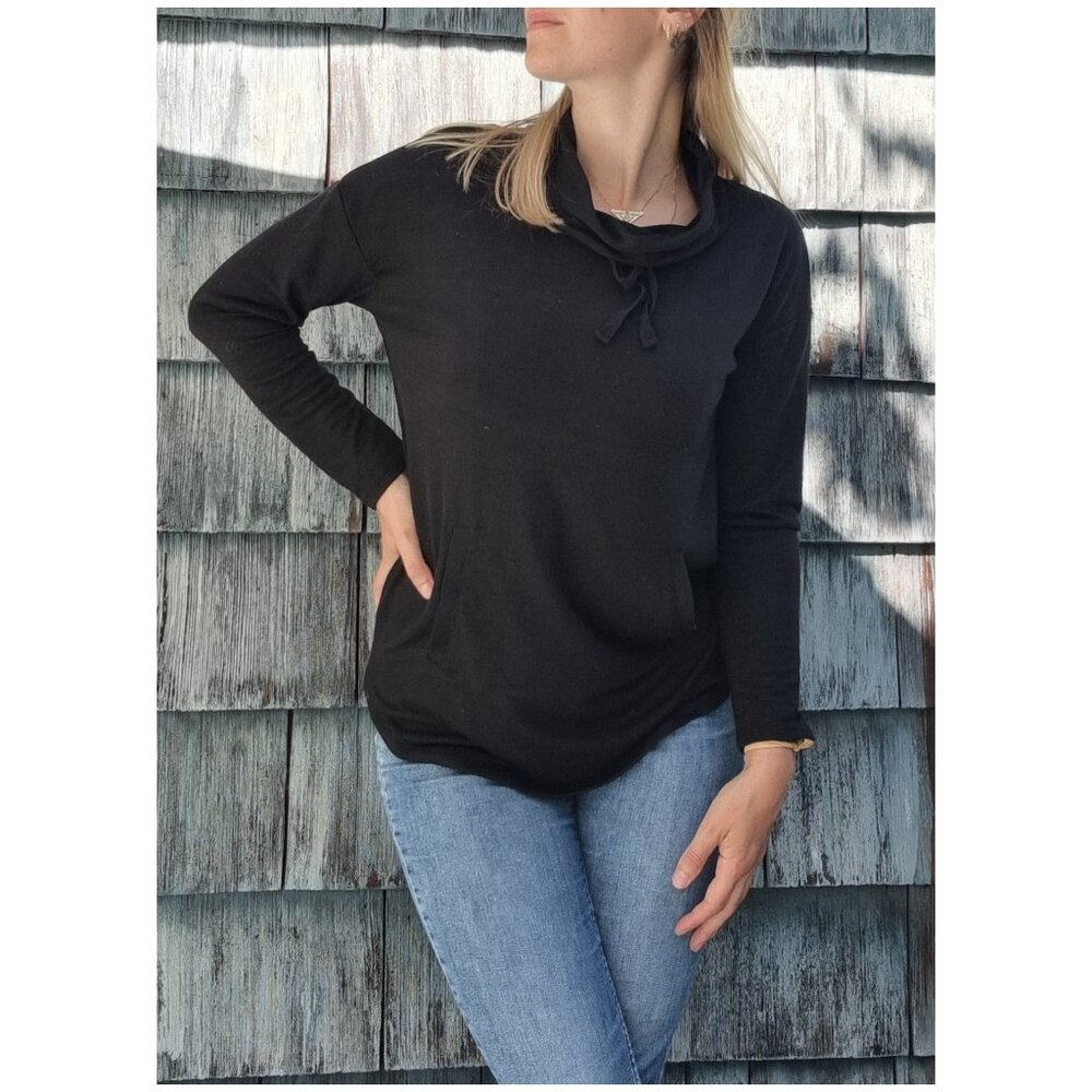 Black sweater Banana Republic